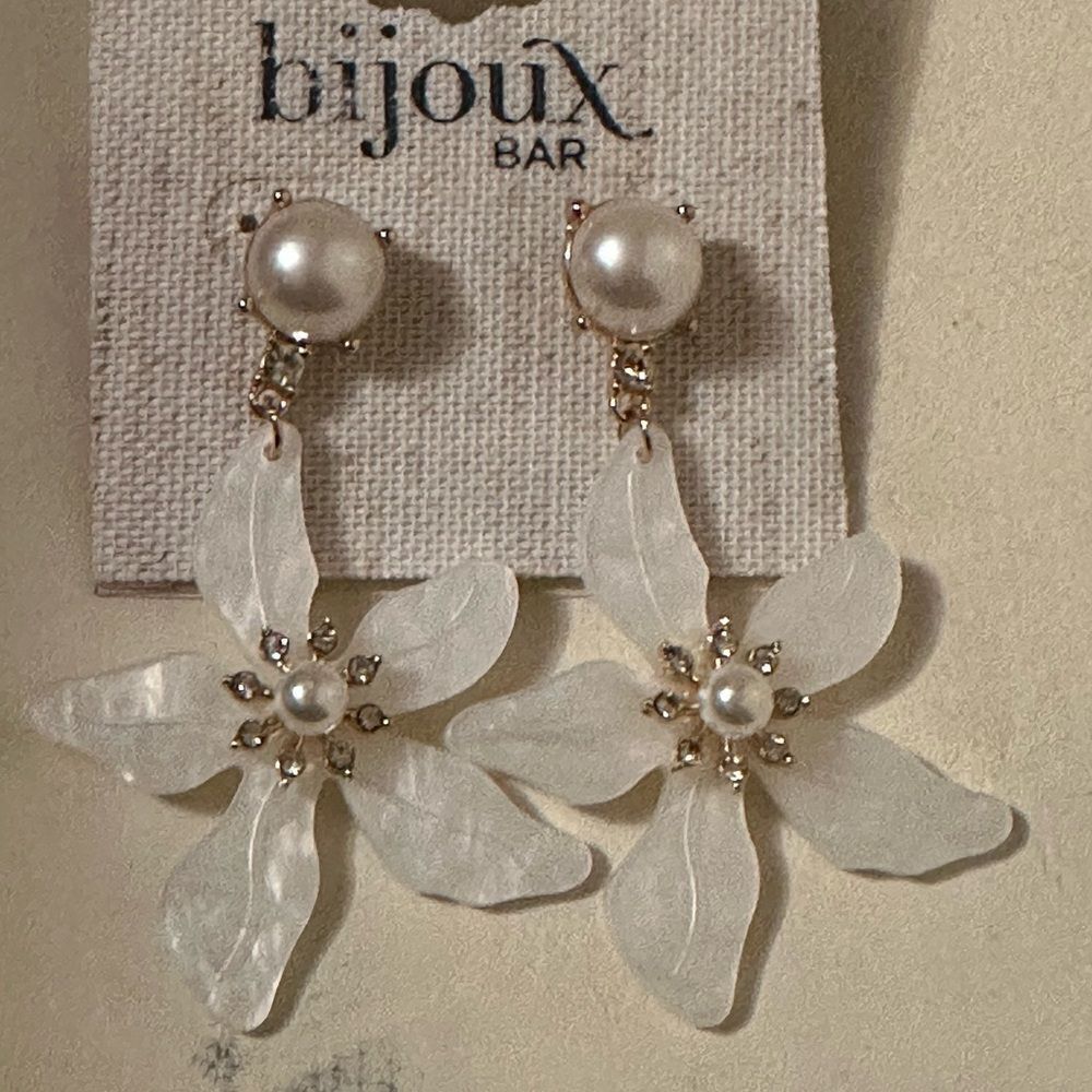 Bijoux Bar dangle flower stud earrings pearl